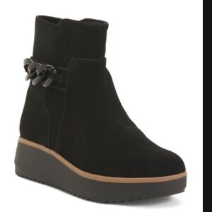 NWT NEW Clarks Black Suede Ankle Booties ZIP 6.5 W wide boot Zylan Rose 36